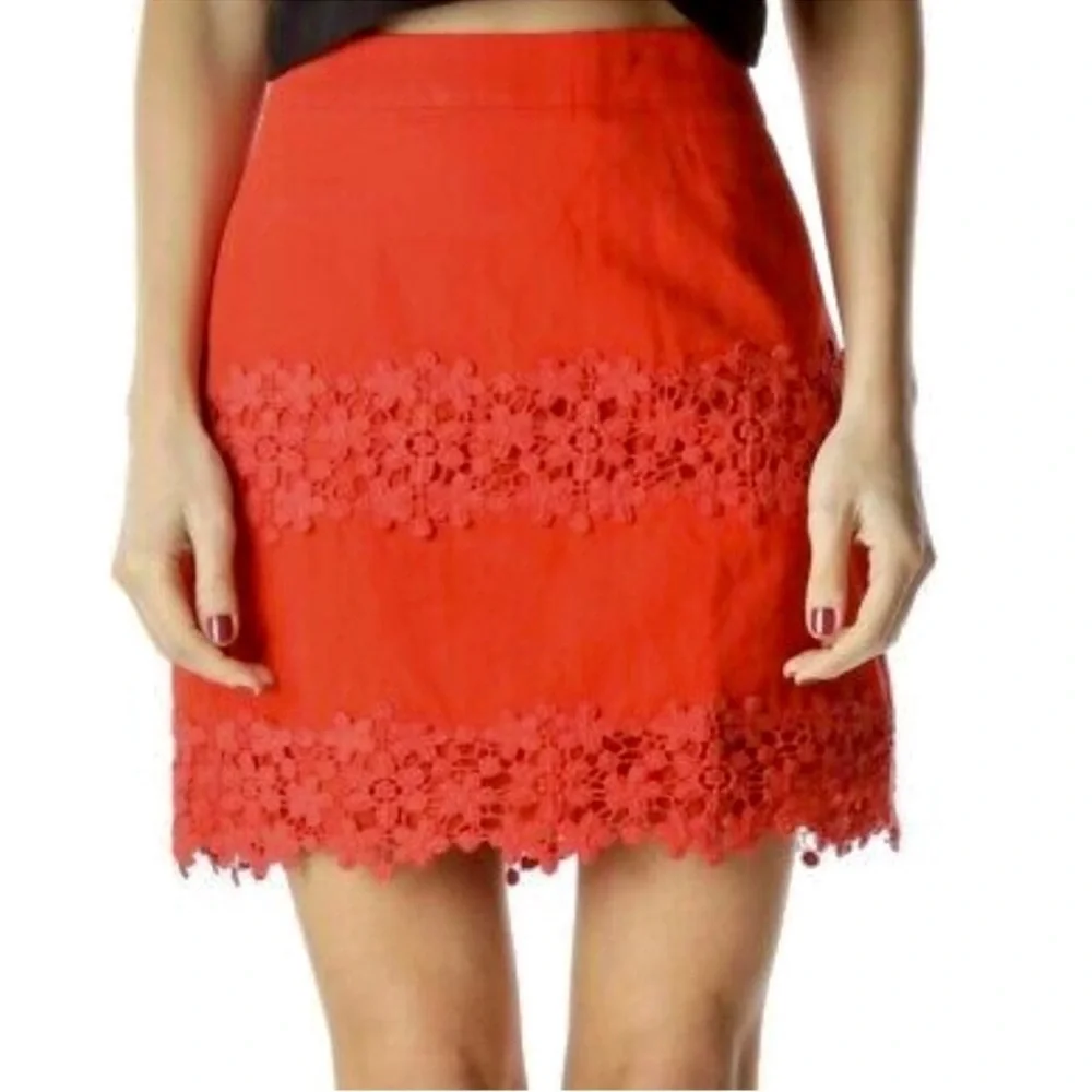 EUC J. Crew Red Daisy Floral Crochet Lace Mini Skirt Size 4 - Picture 4 of 14